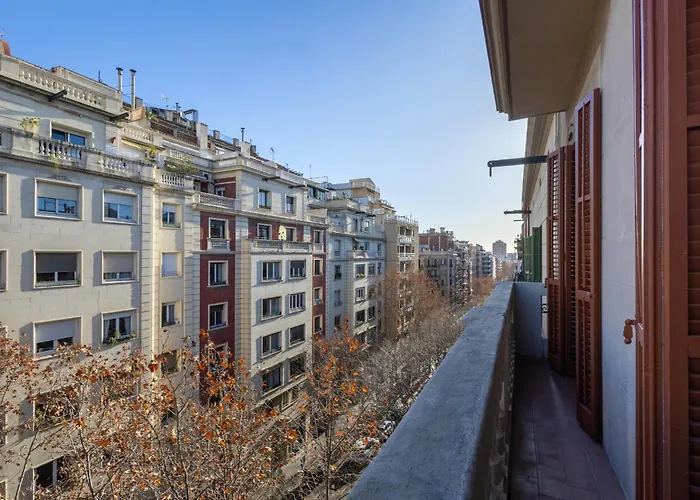Housalia Sagrada Familia Views